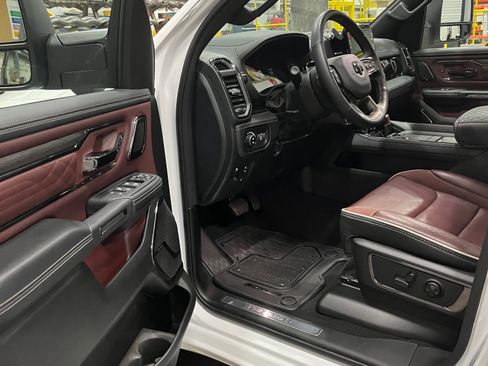 Used 2025 RAM 1500 Limited AWD/4WD image 12