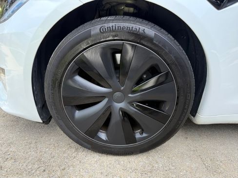 Used 2024 Tesla Model S AWD/4WD image 18