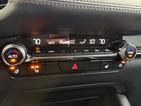 Used 2024 MAZDA MAZDA3 Hatchback w/ Appearance Package image 6