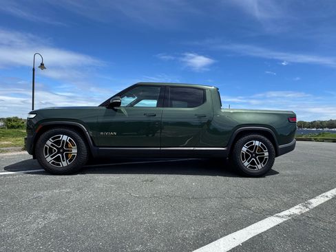 Used 2023 Rivian R1T Adventure image 15