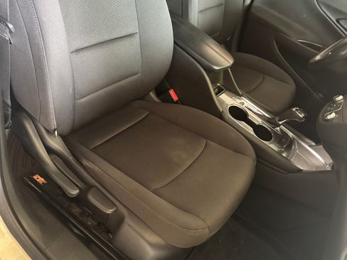 Used 2016 Chevrolet Malibu LT FWD image 21