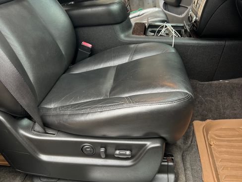 Used 2010 GMC Yukon Denali image 21