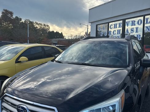 Used 2017 Subaru Outback 2.5i Premium image 1