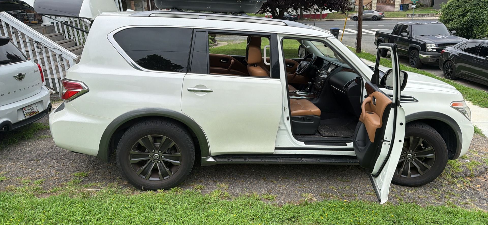 Used 2017 Nissan Armada Platinum w/ Captain Seat Package AWD/4WD image 10