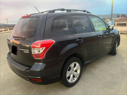 Used 2014 Subaru Forester 2.5i Premium w/ All-Weather Package image 6