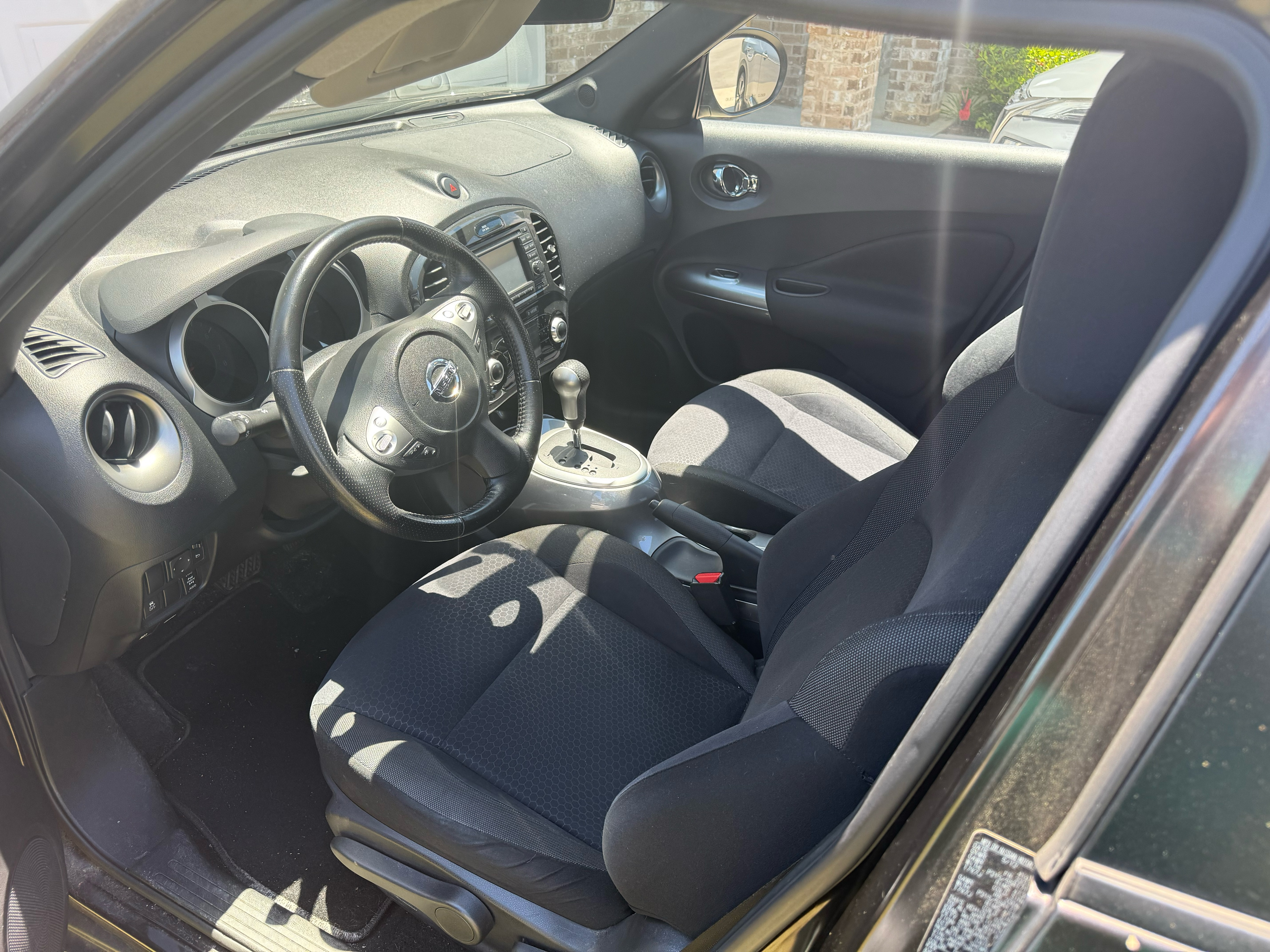 Used 2012 Nissan Juke SV AWD/4WD image 6
