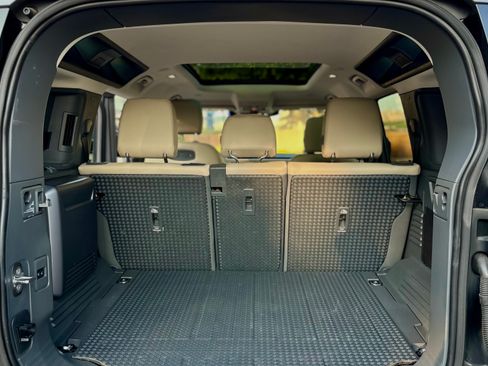 Used 2022 Land Rover Defender 110 S image 19