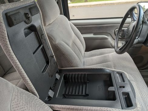 Used 1998 Chevrolet Silverado 1500 LS w/ Preferred Equipment Group 2 image 21