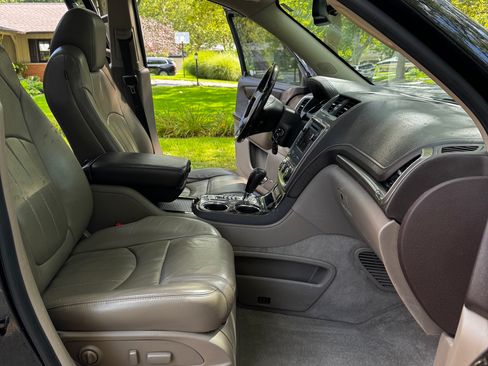 Used 2013 GMC Acadia Denali AWD/4WD image 16
