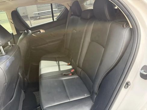 Used 2017 Lexus CT 200h 200h Hatchback 4D image 5