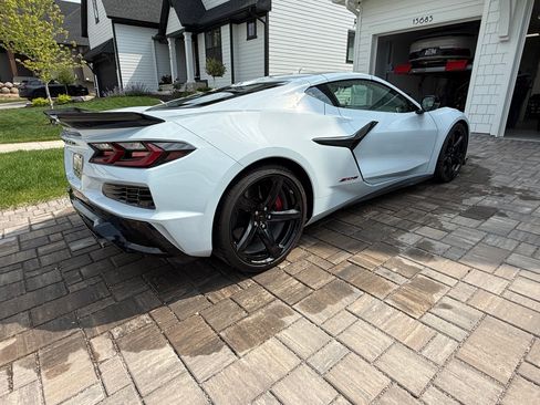 Used 2024 Chevrolet Corvette Z06 w/ Stealth Interior Trim Package RWD image 9
