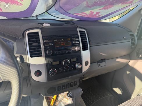 Used 2014 Nissan Frontier SV w/ SV Value Truck Package RWD image 2