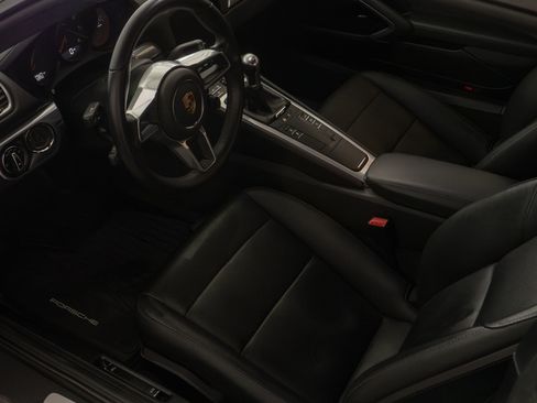 Used 2019 Porsche 718 Cayman image 21