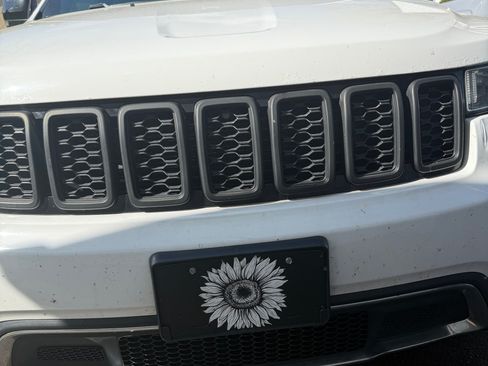 Used 2017 Jeep Grand Cherokee Limited image 4