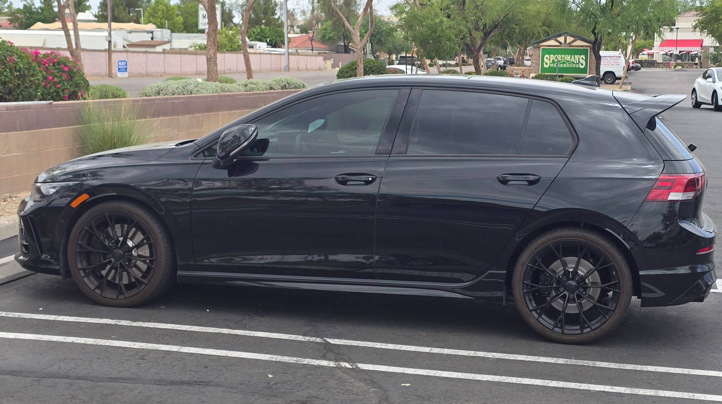 Used 2025 Volkswagen Golf R Black Edition AWD/4WD image 8