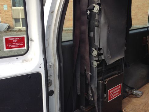 Used 2006 Ford E-350 and Econoline 350 Extended Super Duty image 15