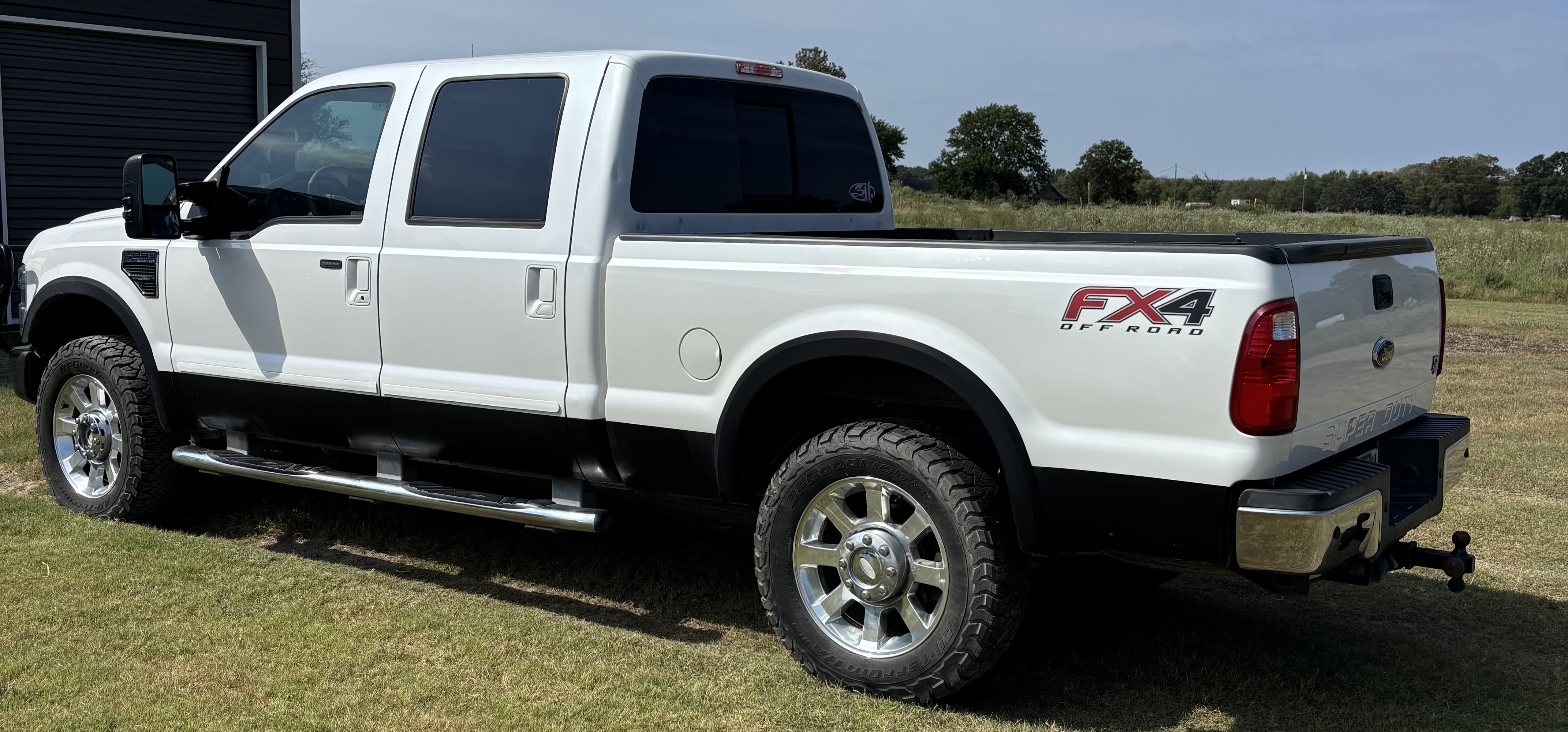 Used 2010 Ford F250 Lariat AWD/4WD image 4