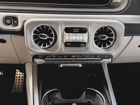Used 2025 Mercedes-Benz G 63 AMG 4MATIC image 16