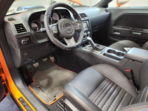 Used 2014 Dodge Challenger R/T image 22