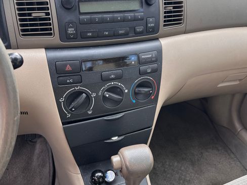 Used 2005 Toyota Corolla CE image 9