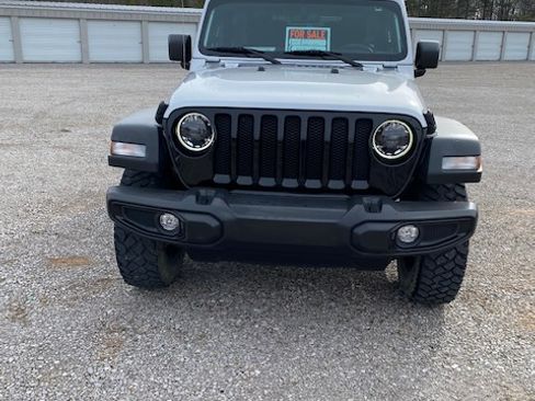 Used 2023 Jeep Wrangler Sport image 8