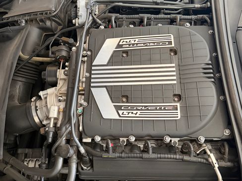 Used 2016 Chevrolet Corvette Z06 w/ 3LZ Preferred Equipment Group RWD image 9