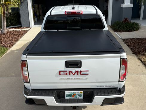 Used 2022 GMC Canyon Denali image 10
