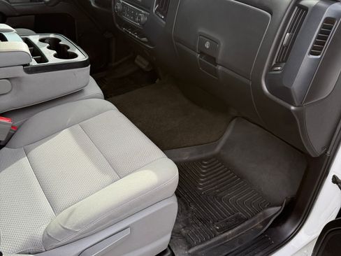 Used 2017 Chevrolet Silverado 1500 Custom w/ Custom Convenience Package image 9