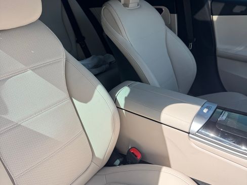 Used 2024 Mercedes-Benz C 300 Sedan image 13