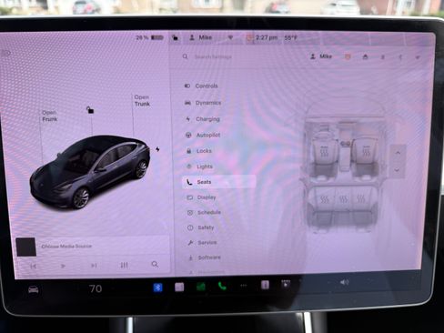 Used 2018 Tesla Model 3 Long Range image 19