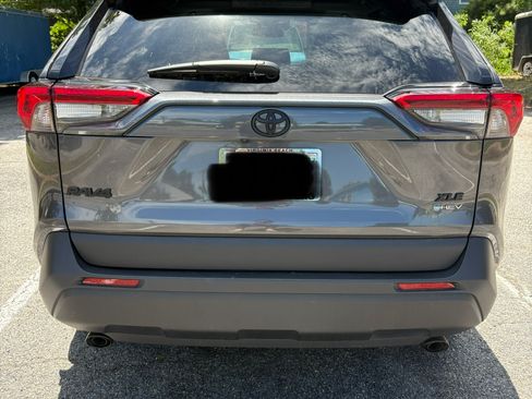 Used 2025 Toyota RAV4 XLE w/ Convenience Package AWD/4WD image 4