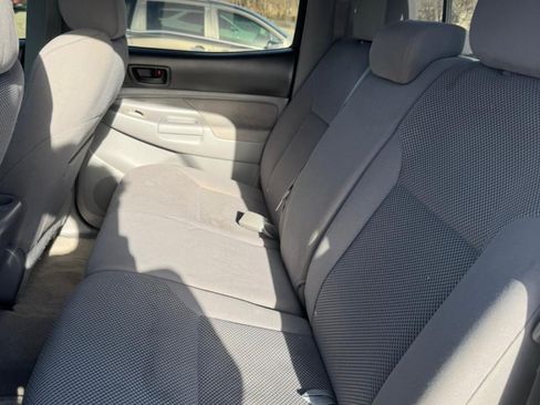 Used 2005 Toyota Tacoma PreRunner image 13