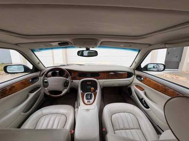 Used 2003 Jaguar XJ8 RWD image 13