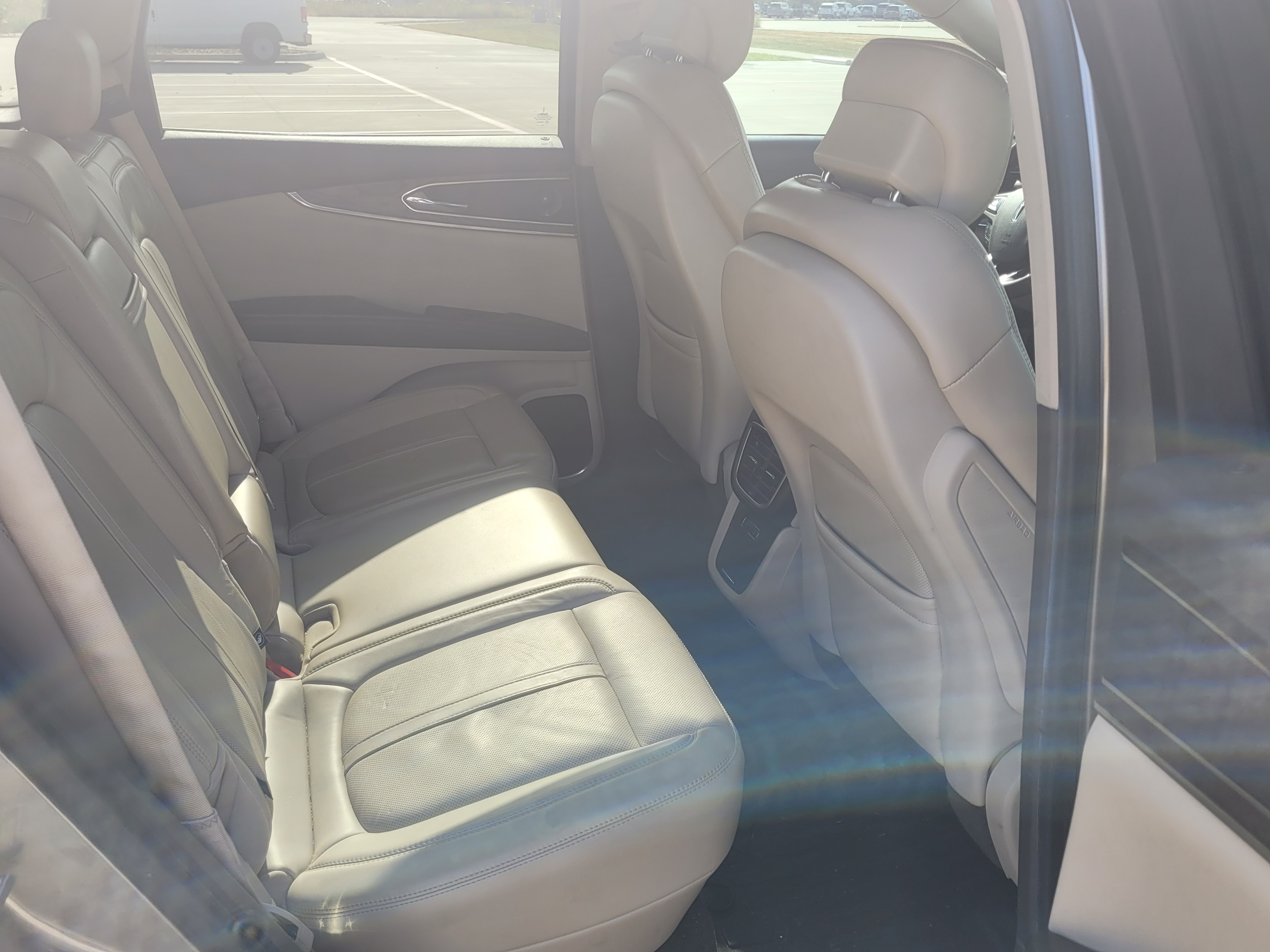 Used 2016 Lincoln MKX Reserve w/ Technology Package FWD image 12
