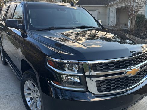 Used 2019 Chevrolet Tahoe LT image 2