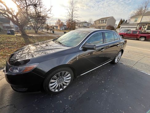 Used 2014 Lincoln MKS AWD w/ Equipment Group 101A image 2