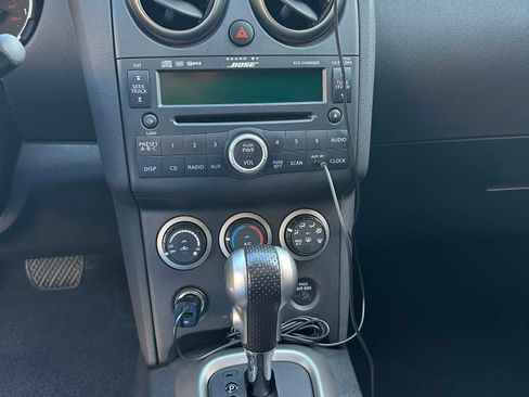 Used 2010 Nissan Rogue SL w/ Leather Pkg image 19