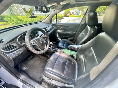 Used 2018 Buick Encore Essence FWD image 4