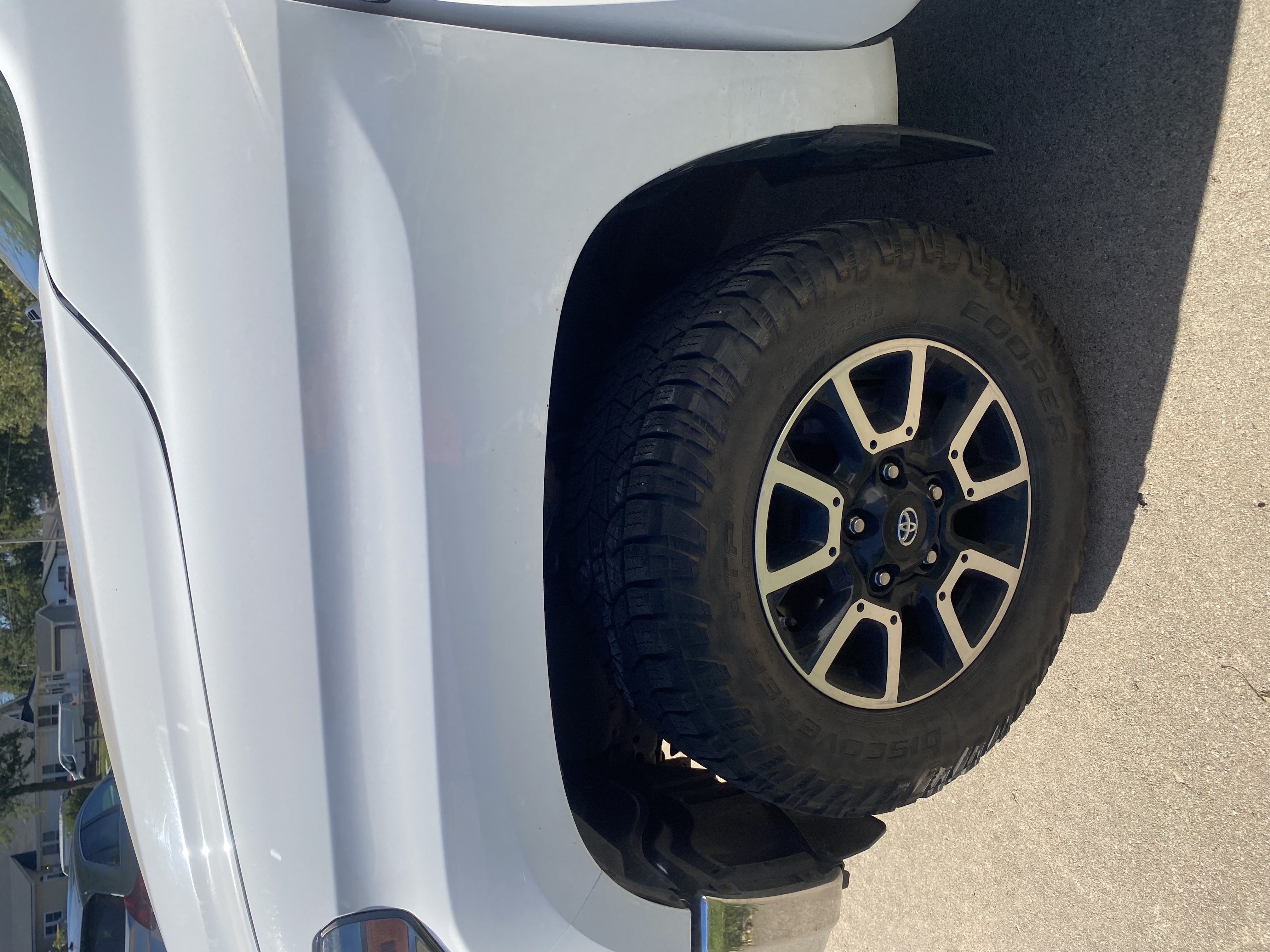 Used 2018 Toyota Tundra SR5 w/ TRD Off Road Package AWD/4WD image 16