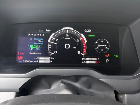 Used 2022 Toyota Tundra Platinum w/ Advanced Package RWD image 10