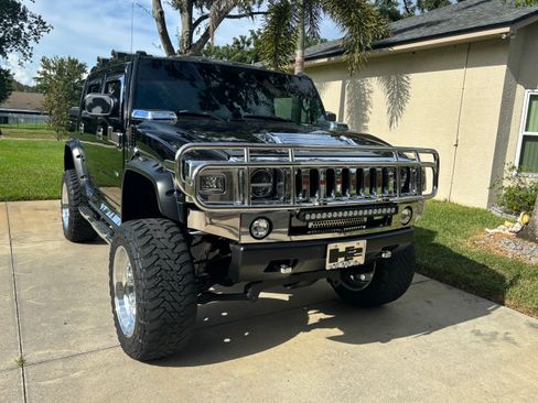 Used 2005 HUMMER H2 SUT w/ Preferred Equipment Group AWD/4WD image 26