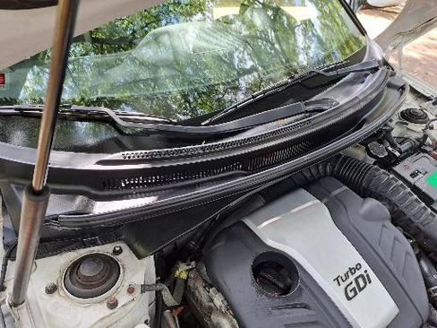 Used 2015 Hyundai Veloster Turbo w/ Option Group 04 image 24