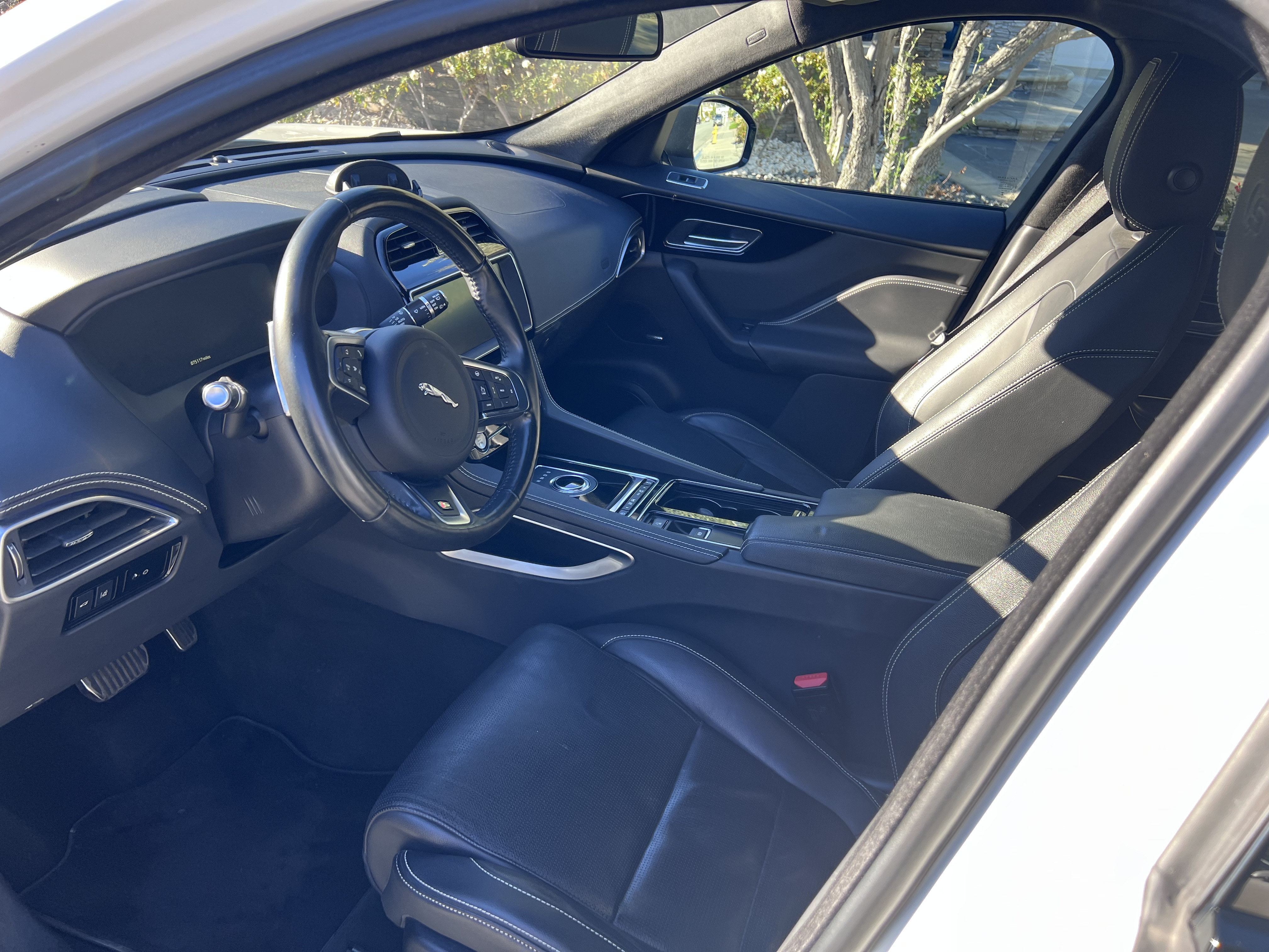 Used 2018 Jaguar F-PACE S AWD/4WD image 9