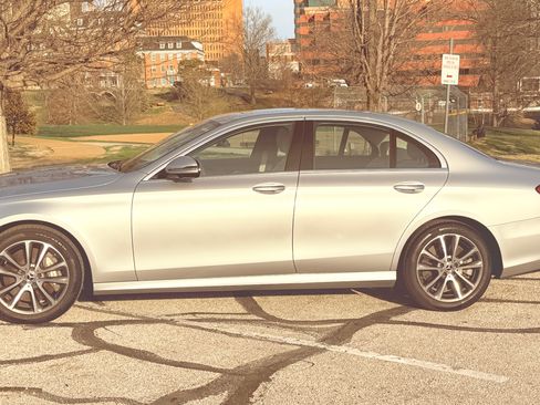 Used 2021 Mercedes-Benz E 450 4MATIC Sedan image 5