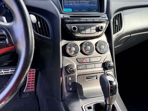 Used 2013 Hyundai Genesis 3.8 image 21