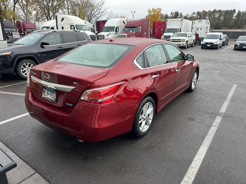 Used 2013 Nissan Altima 2.5 SL w/ Technology Pkg image 6