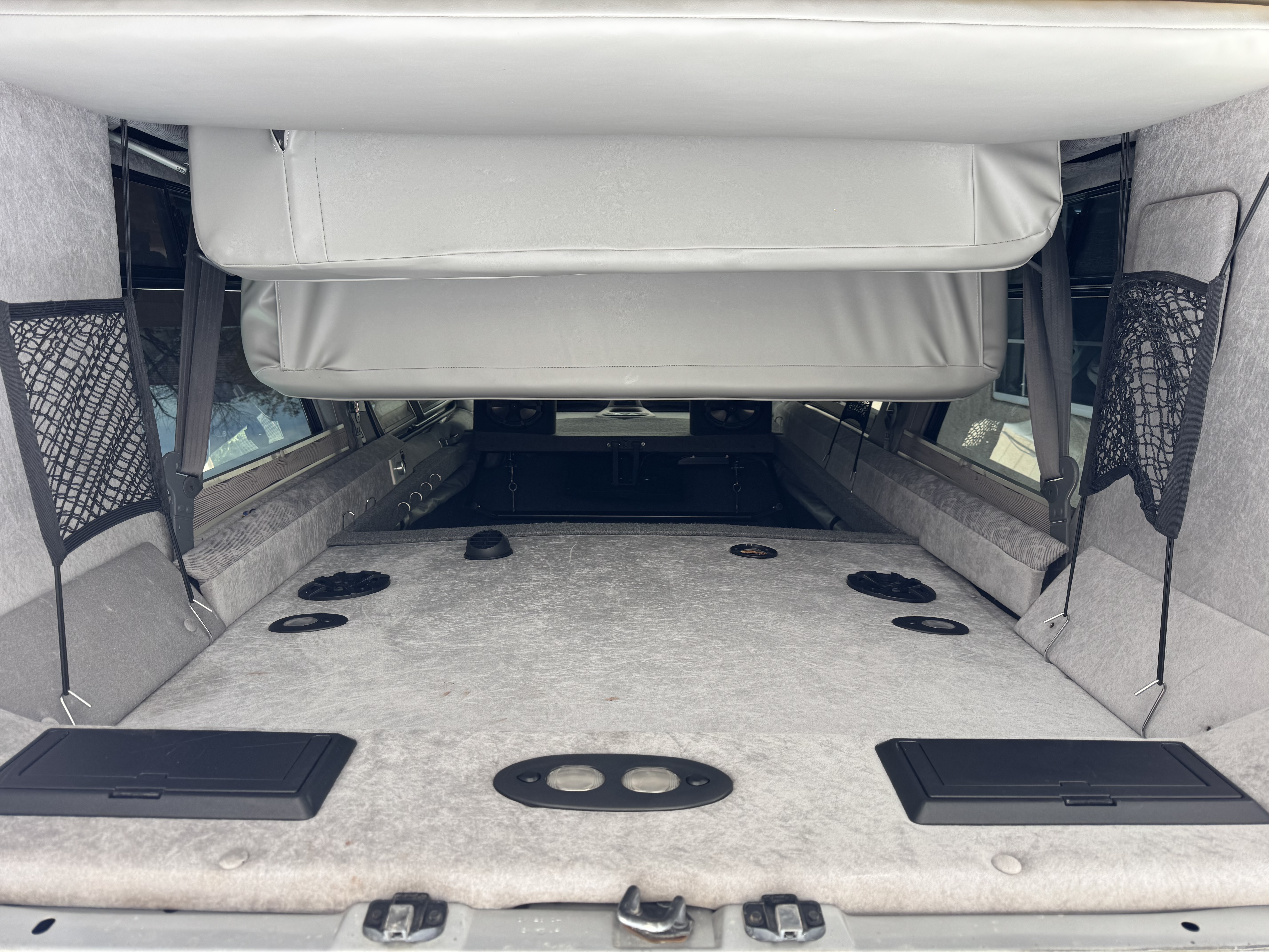 Used 2005 Ford E-350 and Econoline 350 Extended Super Duty RWD image 9
