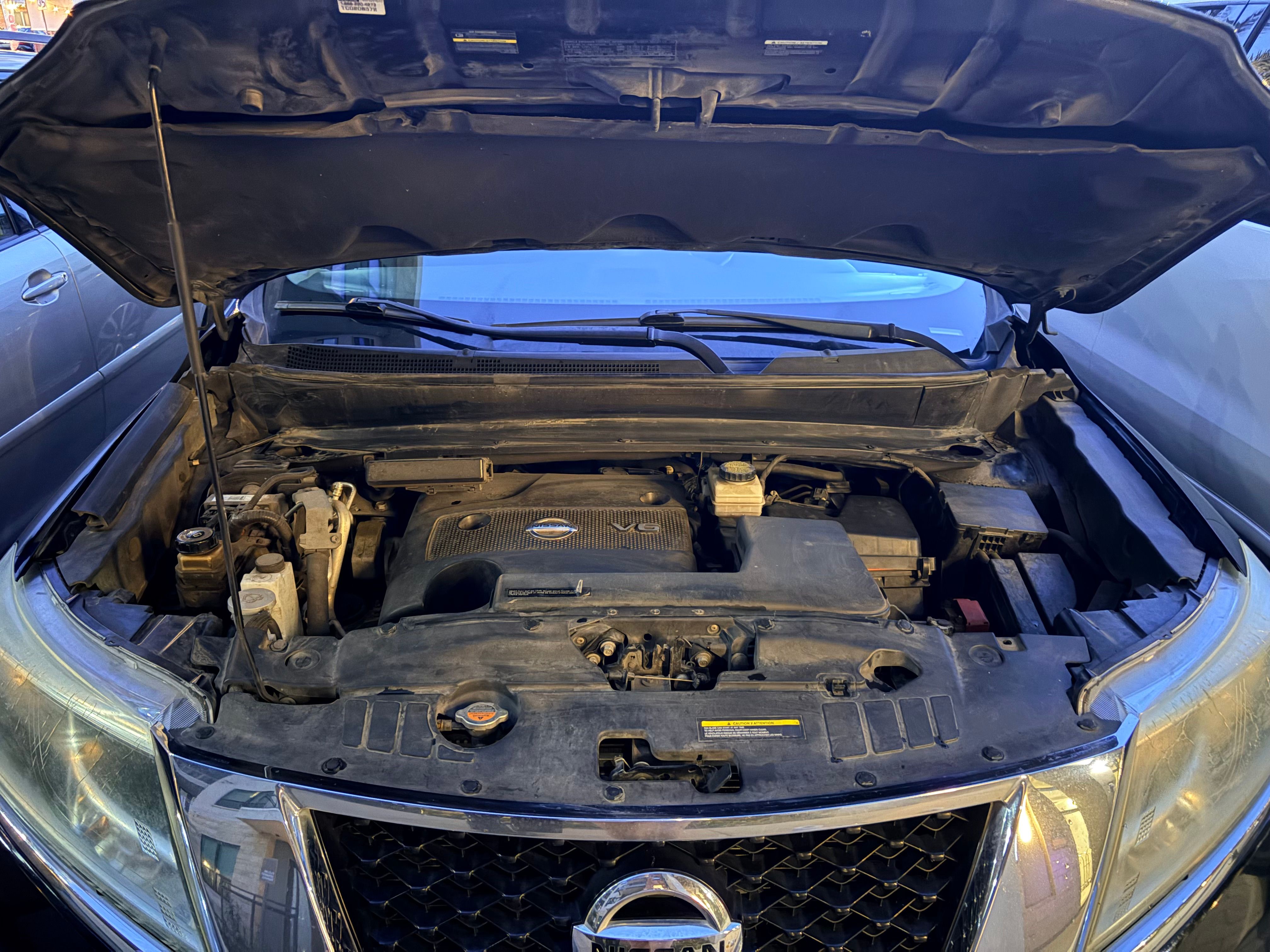 Used 2014 Nissan Pathfinder SV FWD image 13