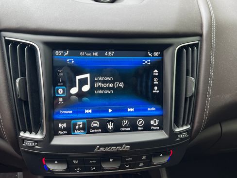 Used 2019 Maserati Levante GranLusso AWD/4WD image 15