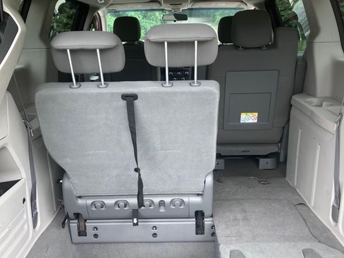 Used 2009 Dodge Grand Caravan SE FWD image 25